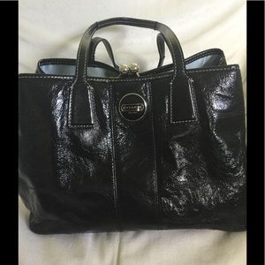 Gorgeous Coach kiss lock handbag